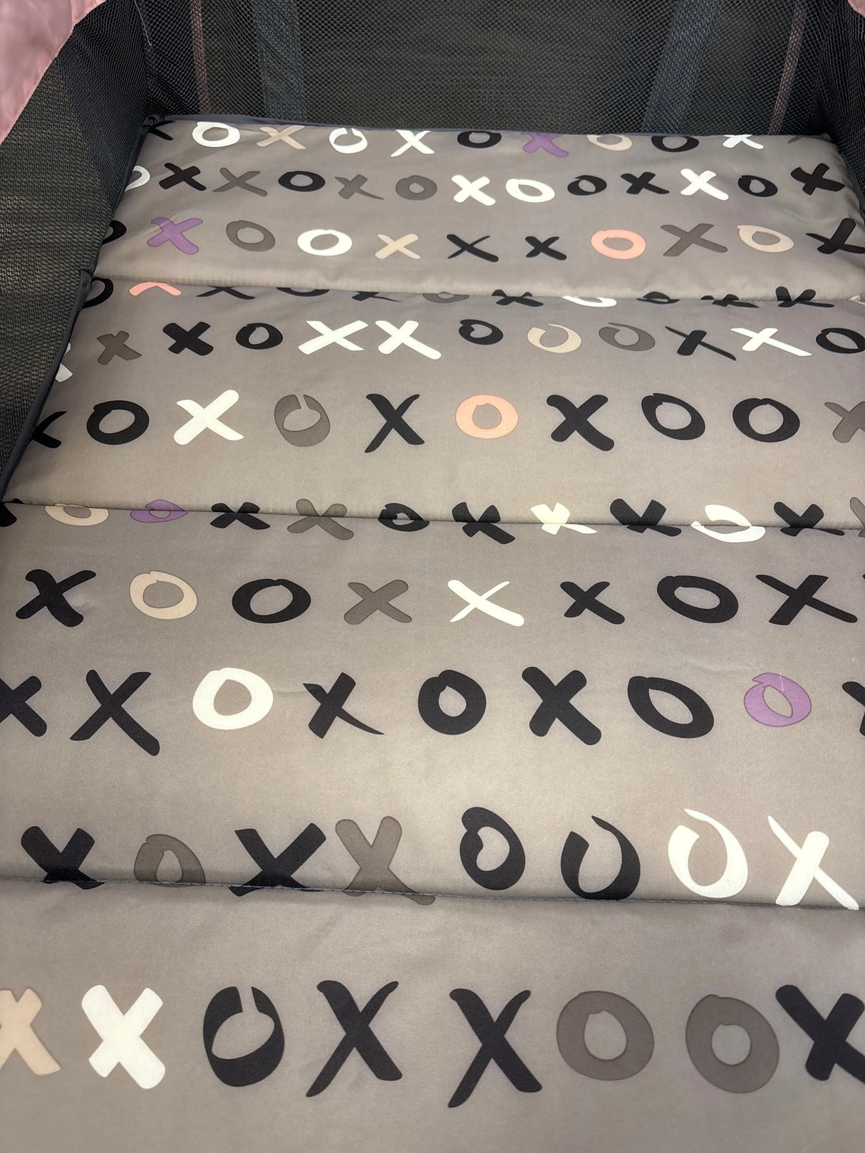 Baby Trend Trend-E Nursery Center Playard in Starlight Pink