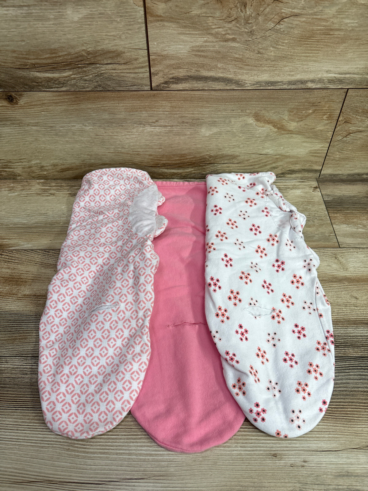 SwaddleMe by Ingenuity 3pk Swaddle Wraps Pink/White sz 0-3m