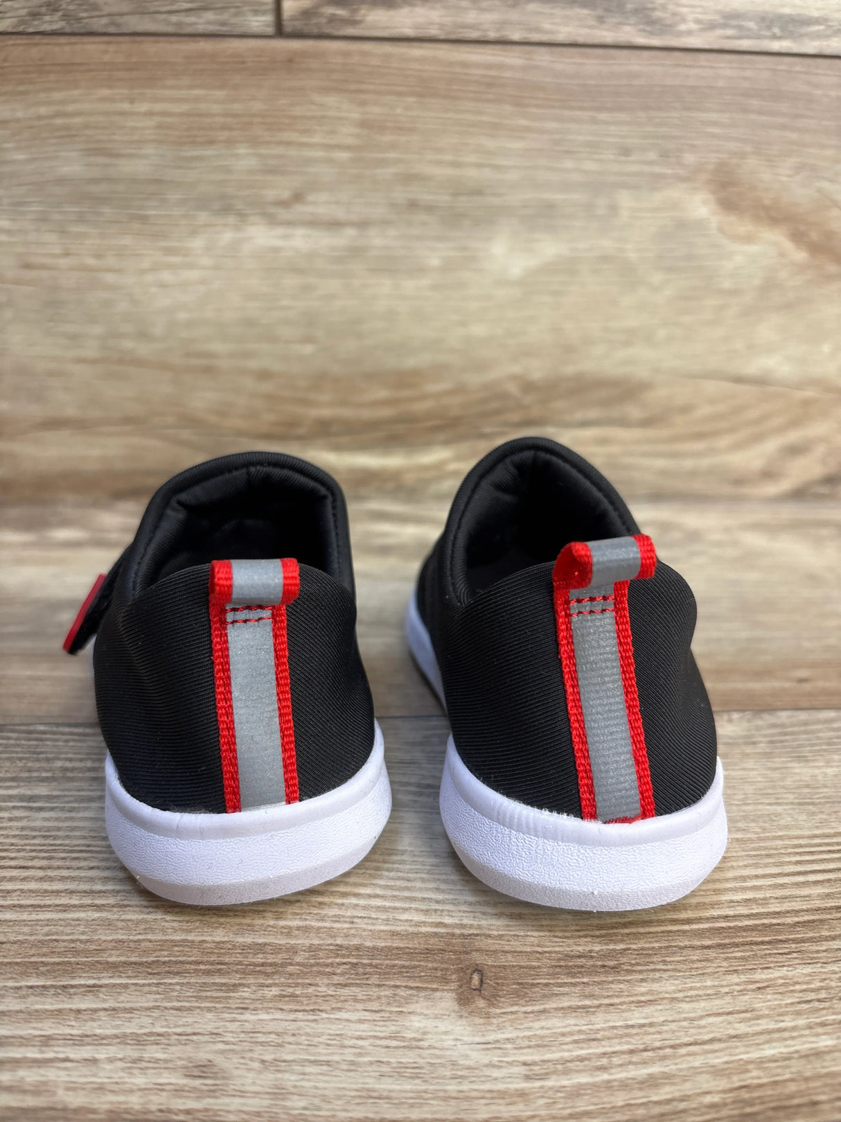 Cat & Jack Austen Water Shoes Black sz 7c