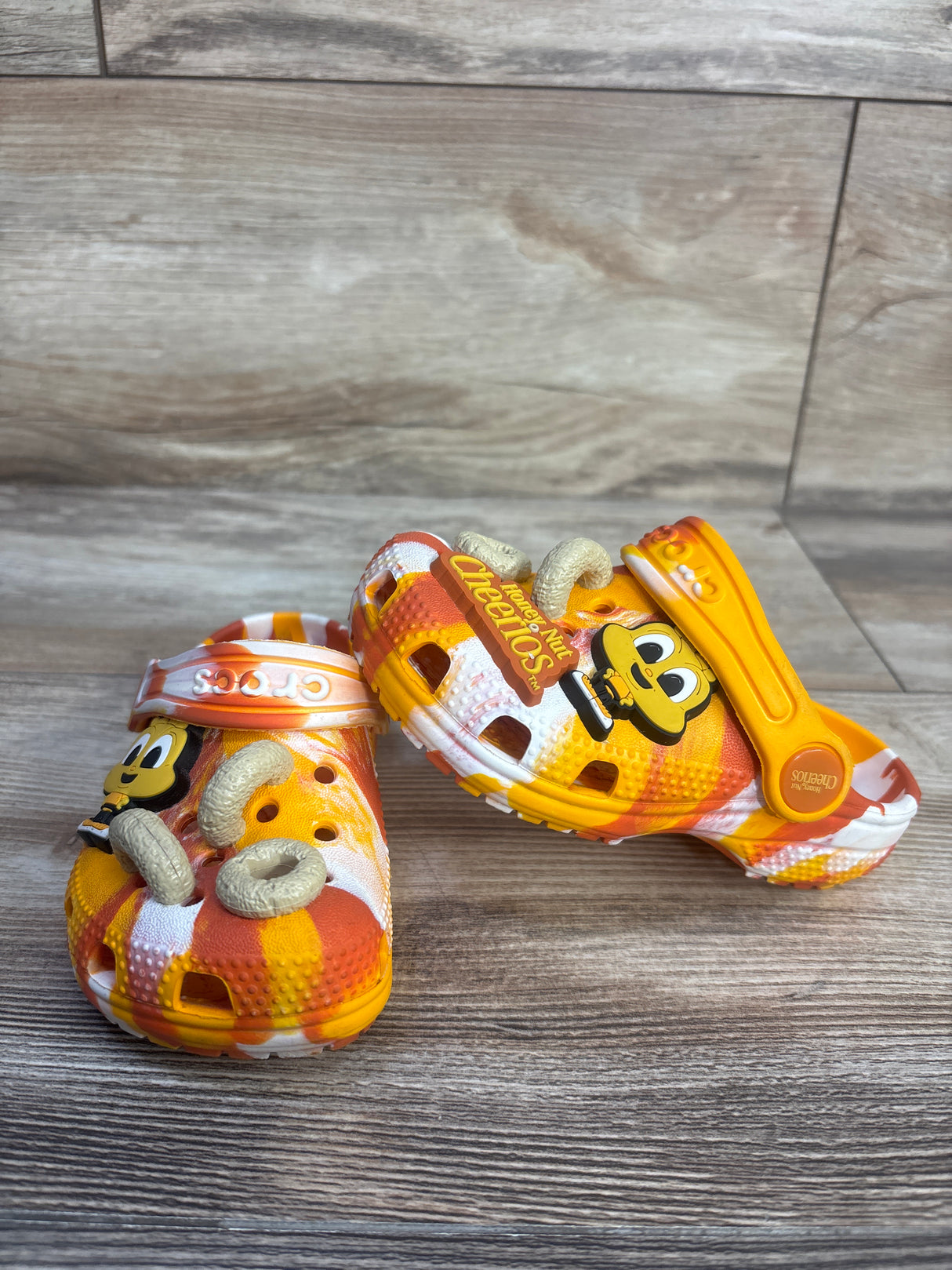 Crocs x Honey Nut Cheerios Classic Clogs Yellow sz 7c