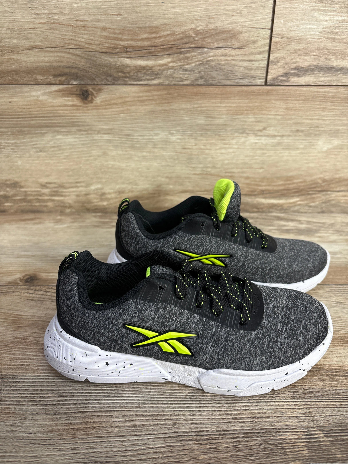 Reebok Flex Knit Training Sneakers Grey sz 1Y