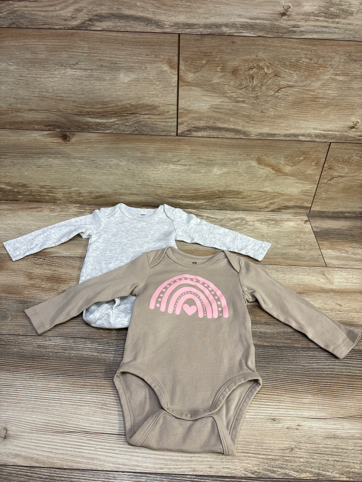 H&M 2pk Long Sleeve Bodysuit Set Tan sz 6m