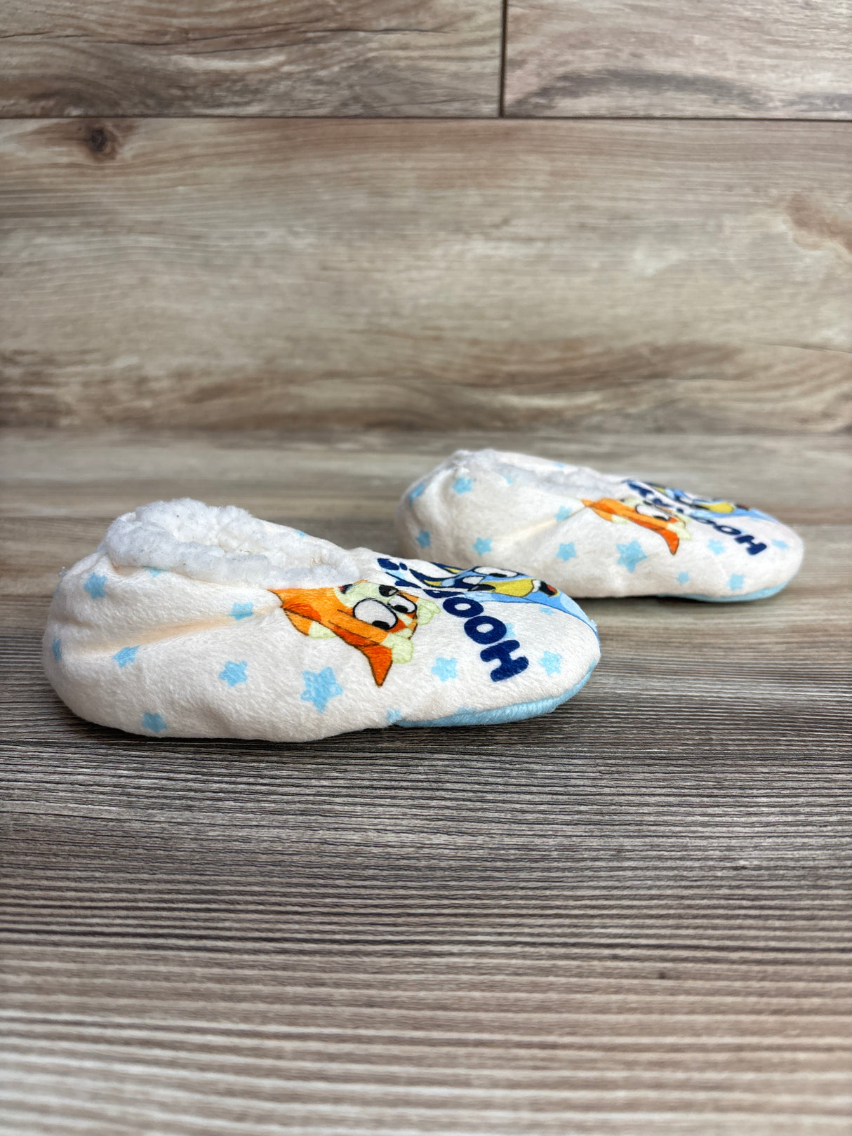 Faux Fur Bluey Slippers White sz 6/7c
