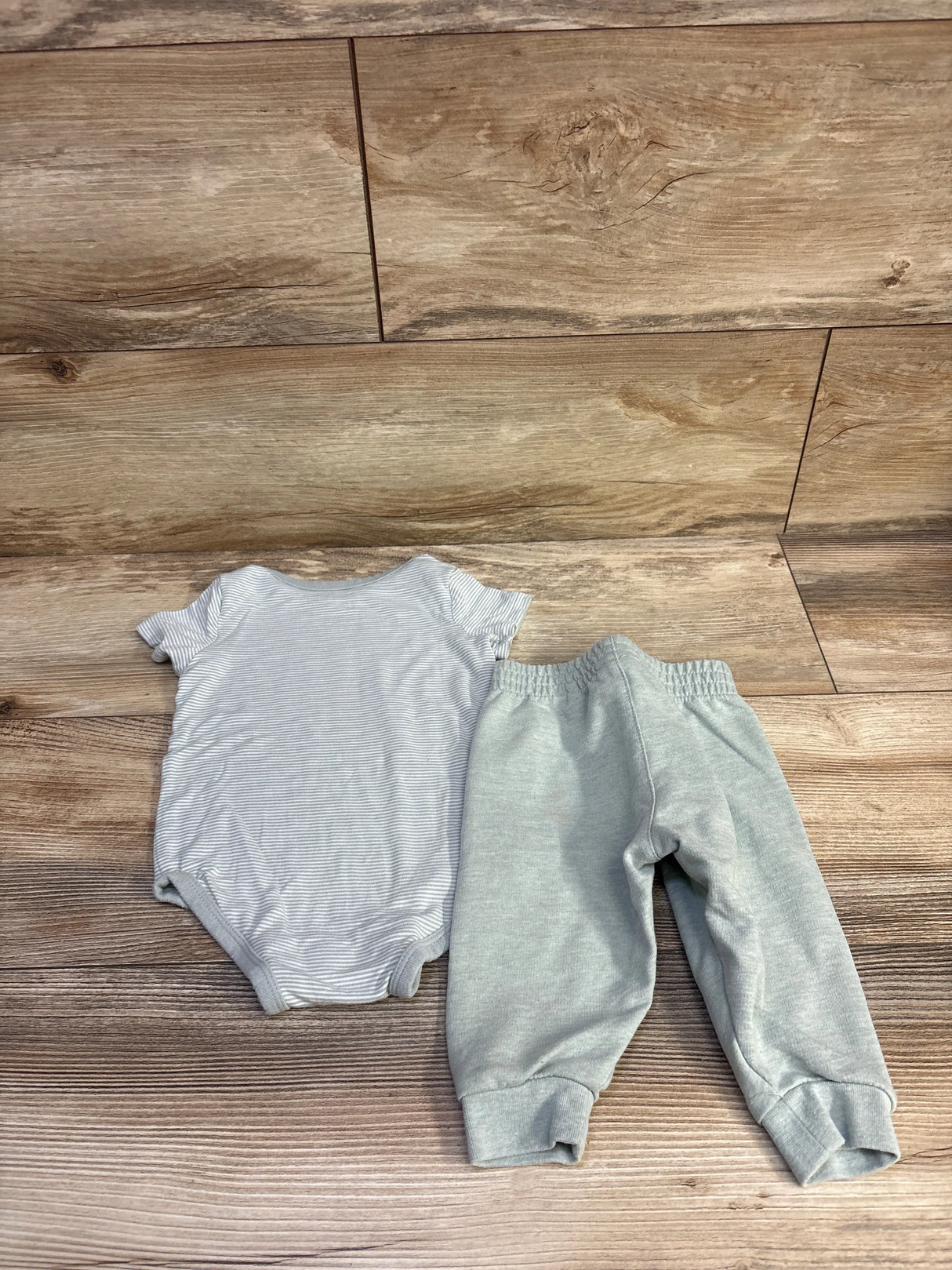 Nike 2pc Viscose Bodysuit & Joggers Set Sage sz 6m