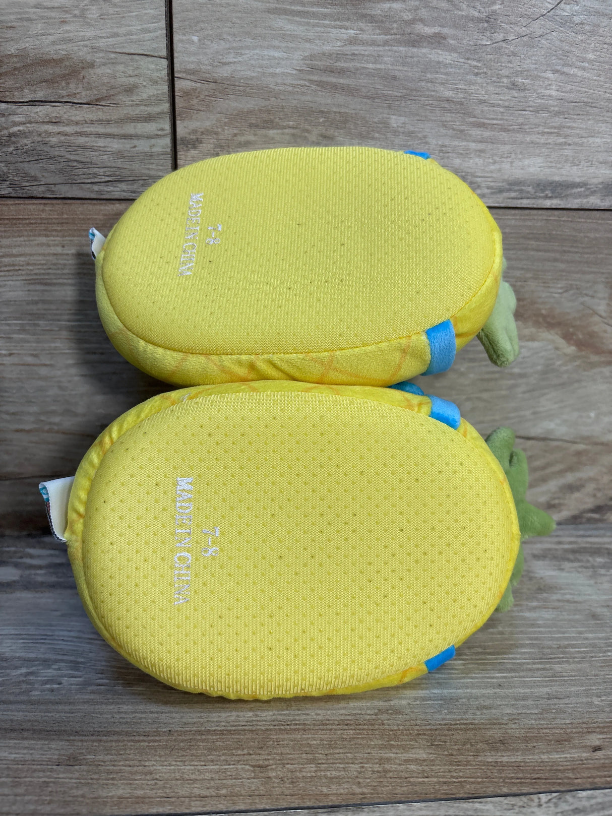 Squishmallows Maui the Pineapple Slippers Yellow sz 7-8c