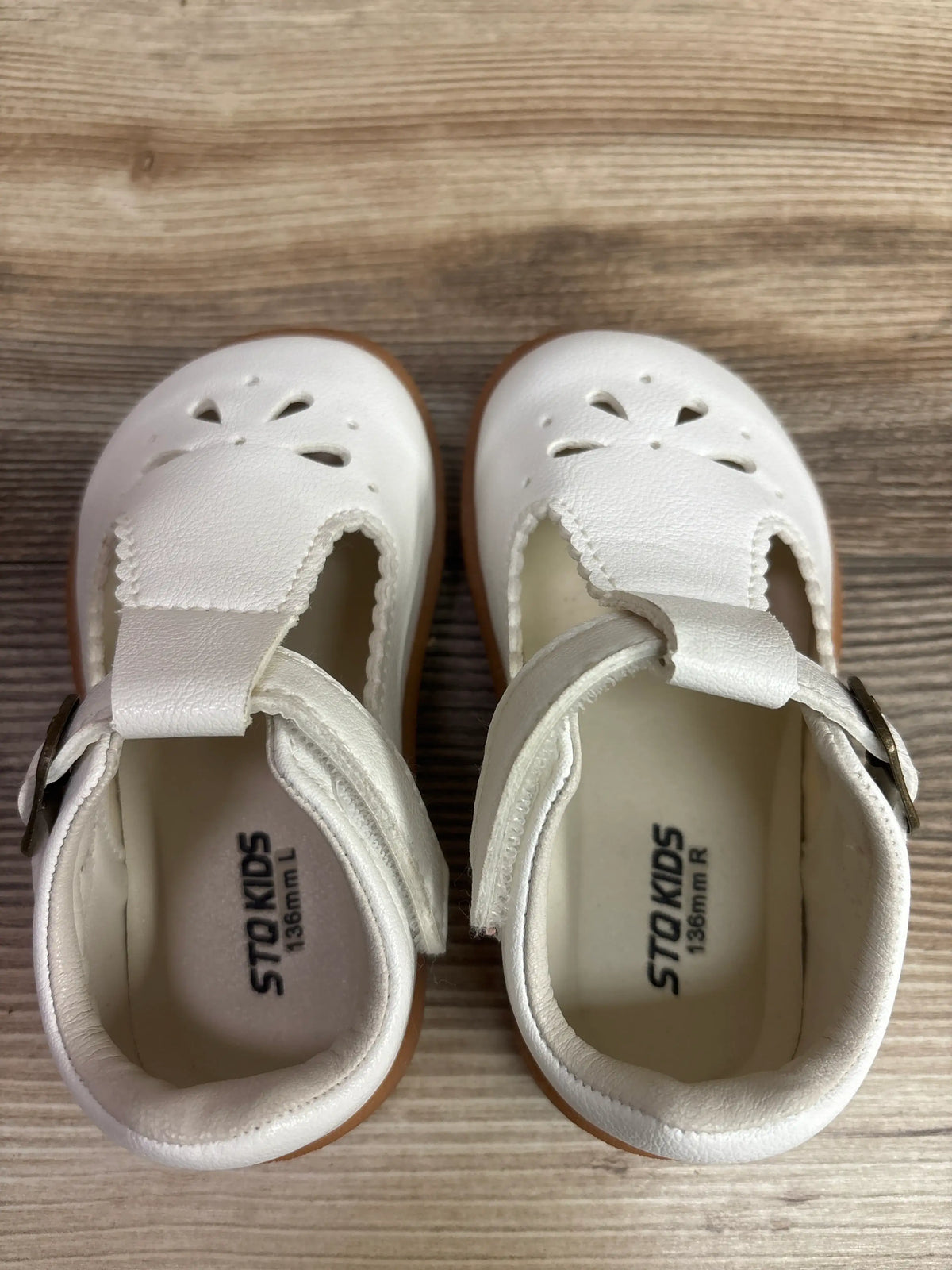 STQ KIDS Wide Toe Box Mary Jane Dress Shoes White sz 6c