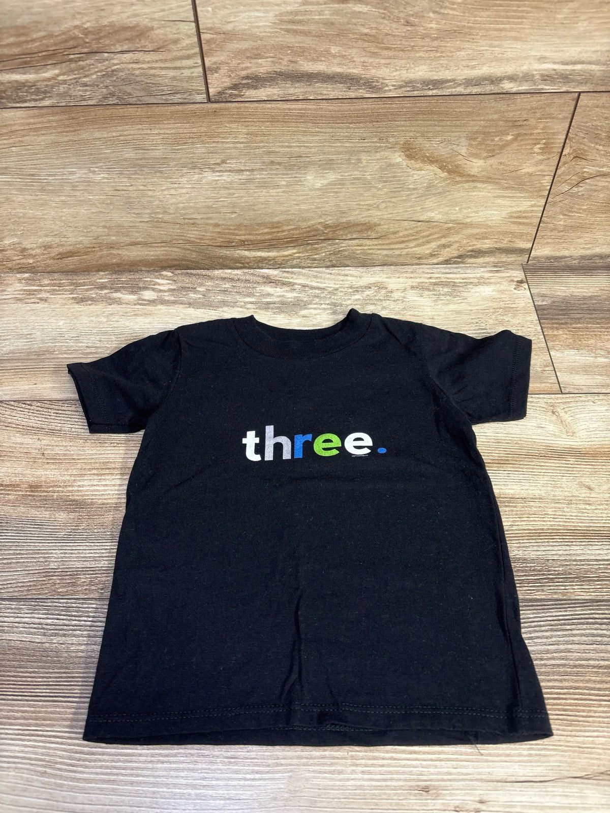 Gildan 'Three.' Shirt Black sz 2T
