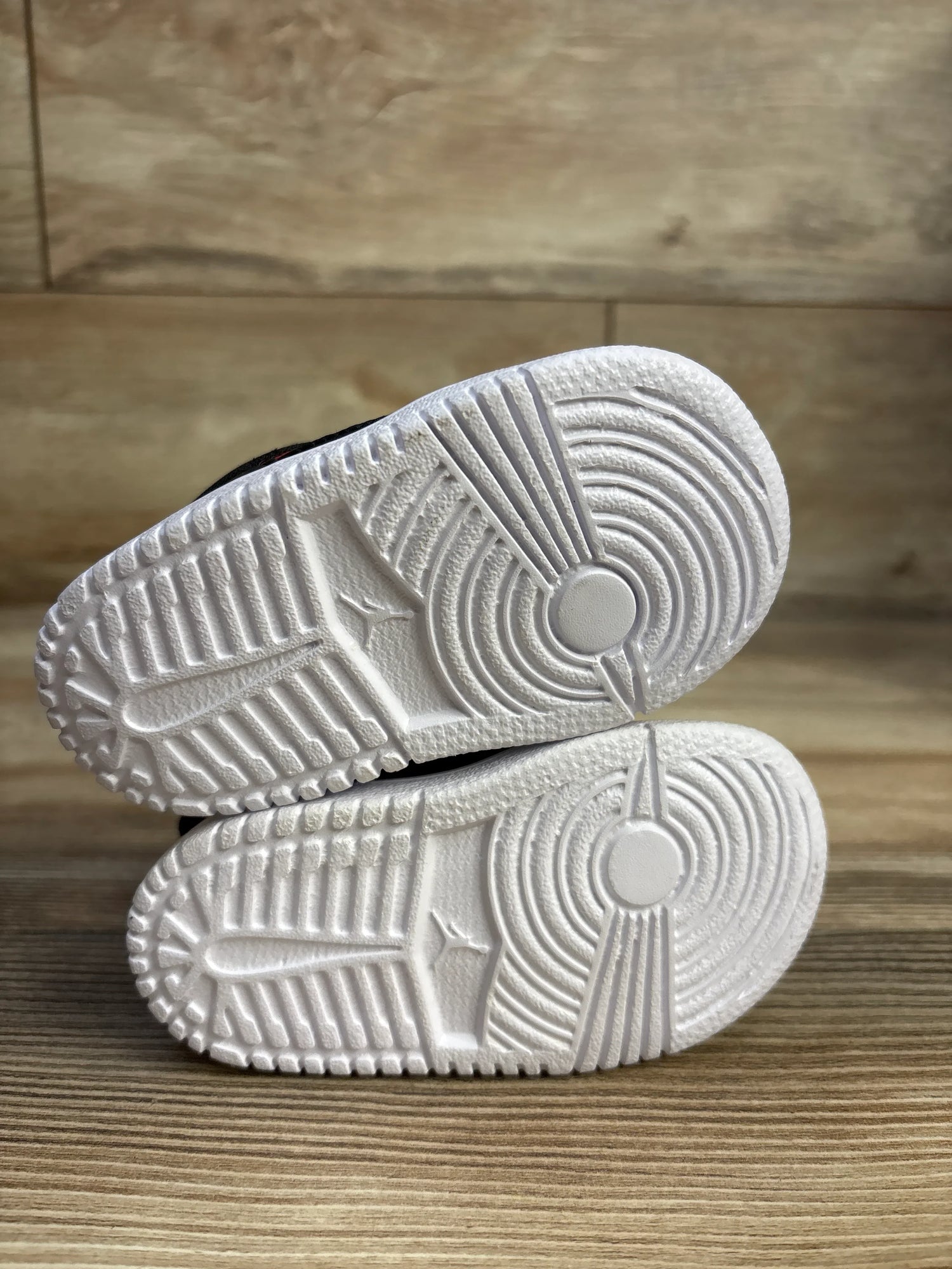 Jordan Access TD 'Bred' Sneakers sz 4c