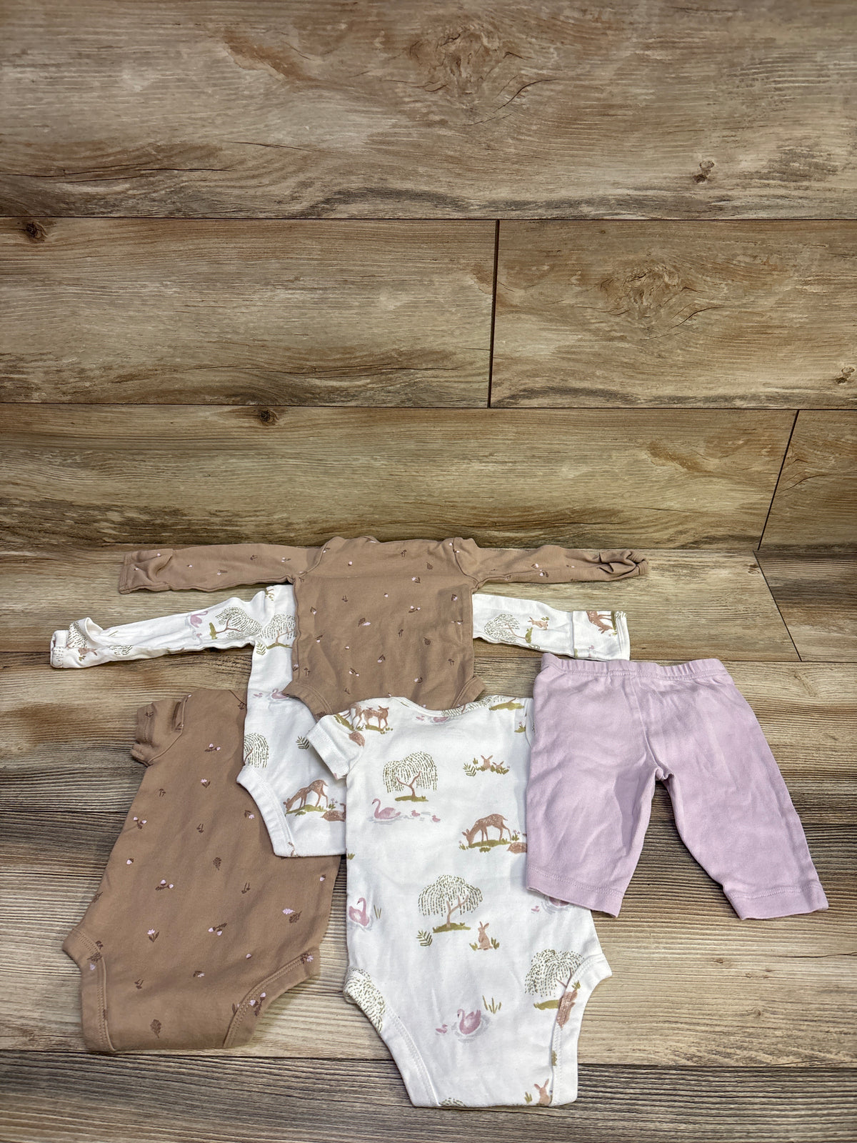 Just One You 5pc Bodysuit & Pant Set White sz 3m