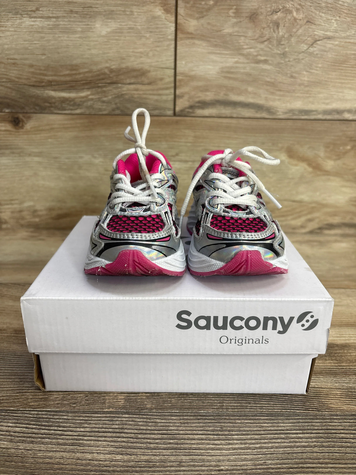 Saucony Omni 9 'Fuchsia/Iridescent' Sneakers sz 7c