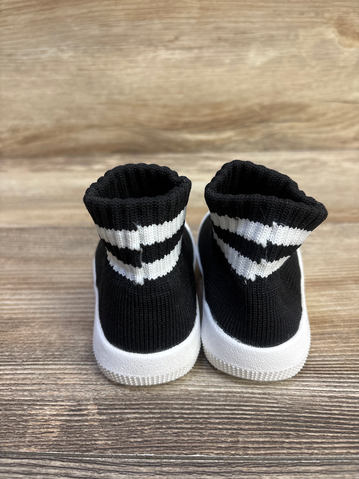 Engtoy Sock Shoes Black sz 4.5c