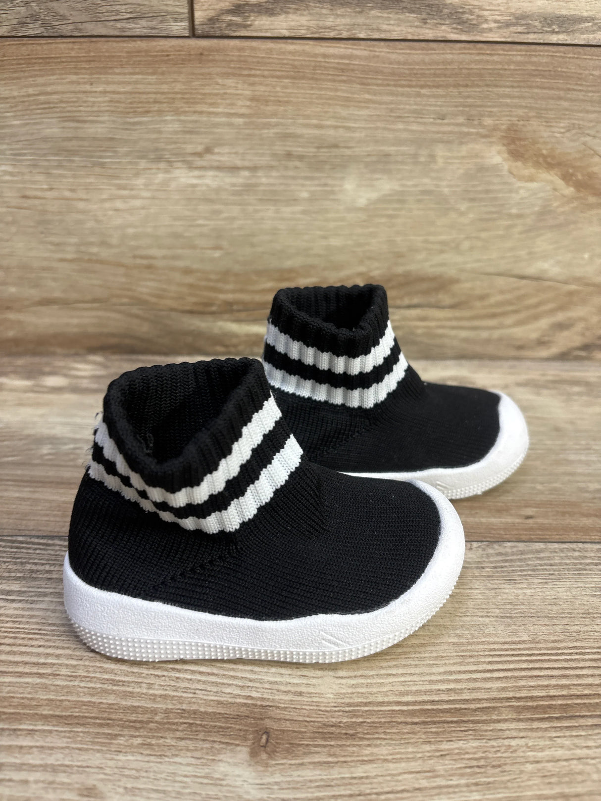 Engtoy Sock Shoes Black sz 4.5c