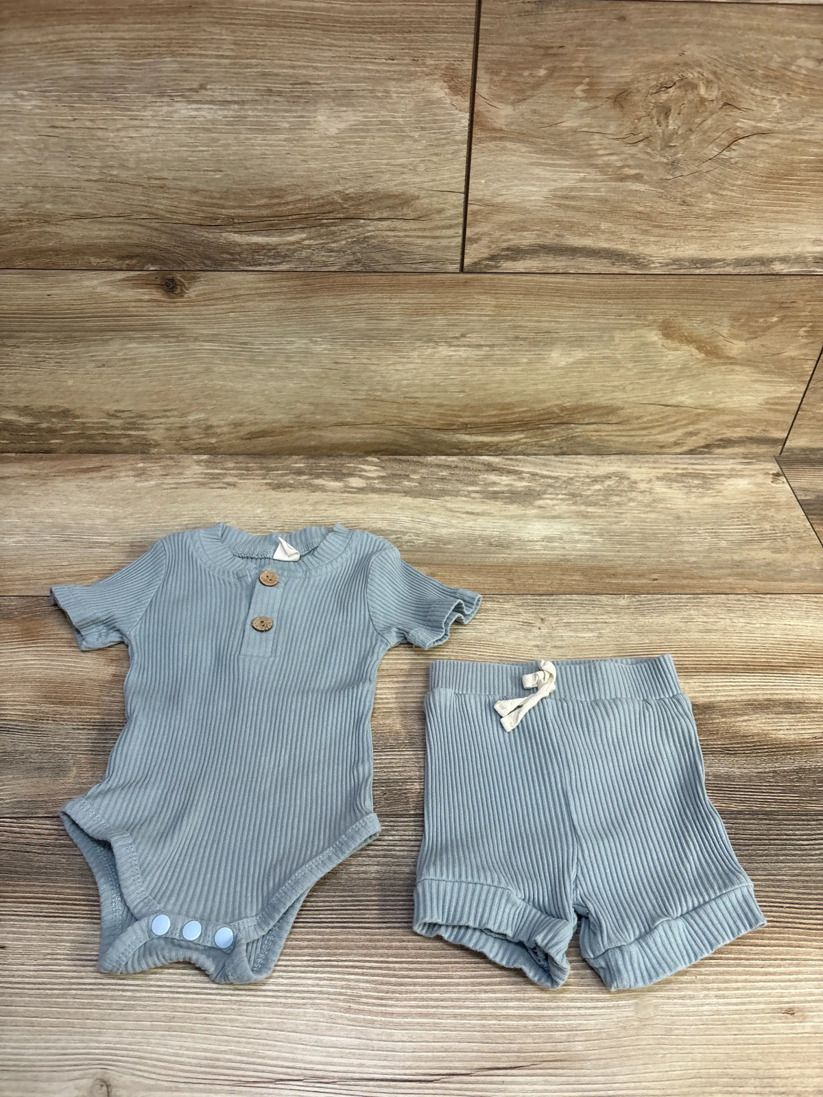 Thorn Tree Ribbed 2pc Henley Bodysuit & Shorts Set Blue sz 6-12m