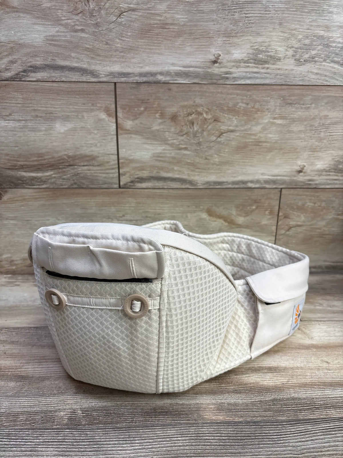 Ergobaby Alta Hip Seat Baby Carrier in Natural Beige 12-45lbs