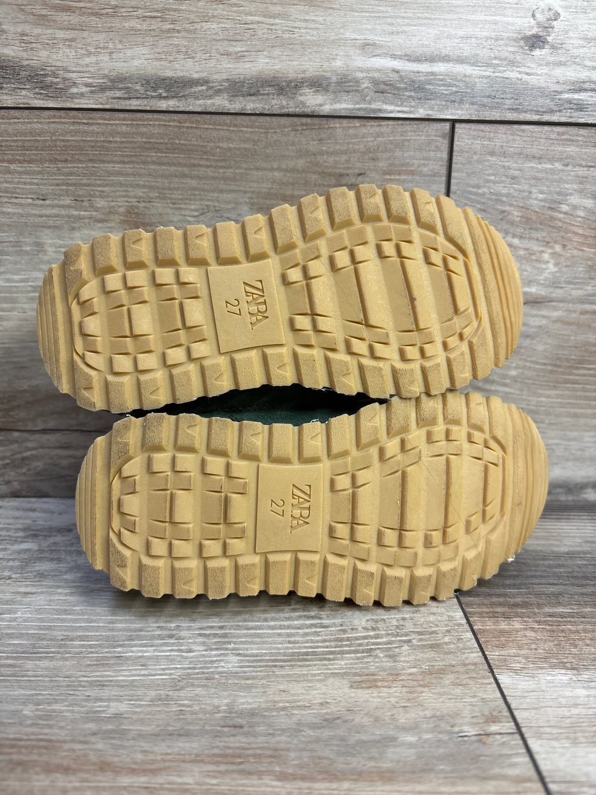 Zara Sports Sneakers, Green sz 10c