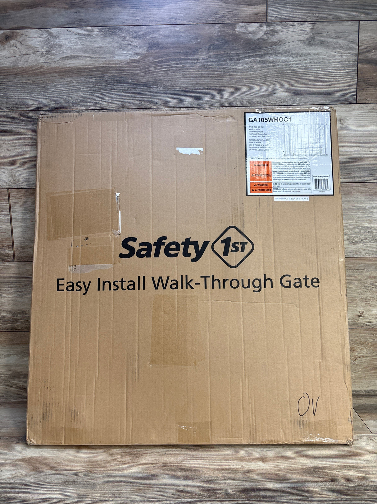 NEW Safety 1st Easy Install Walk Through Gate White 29''-38''
