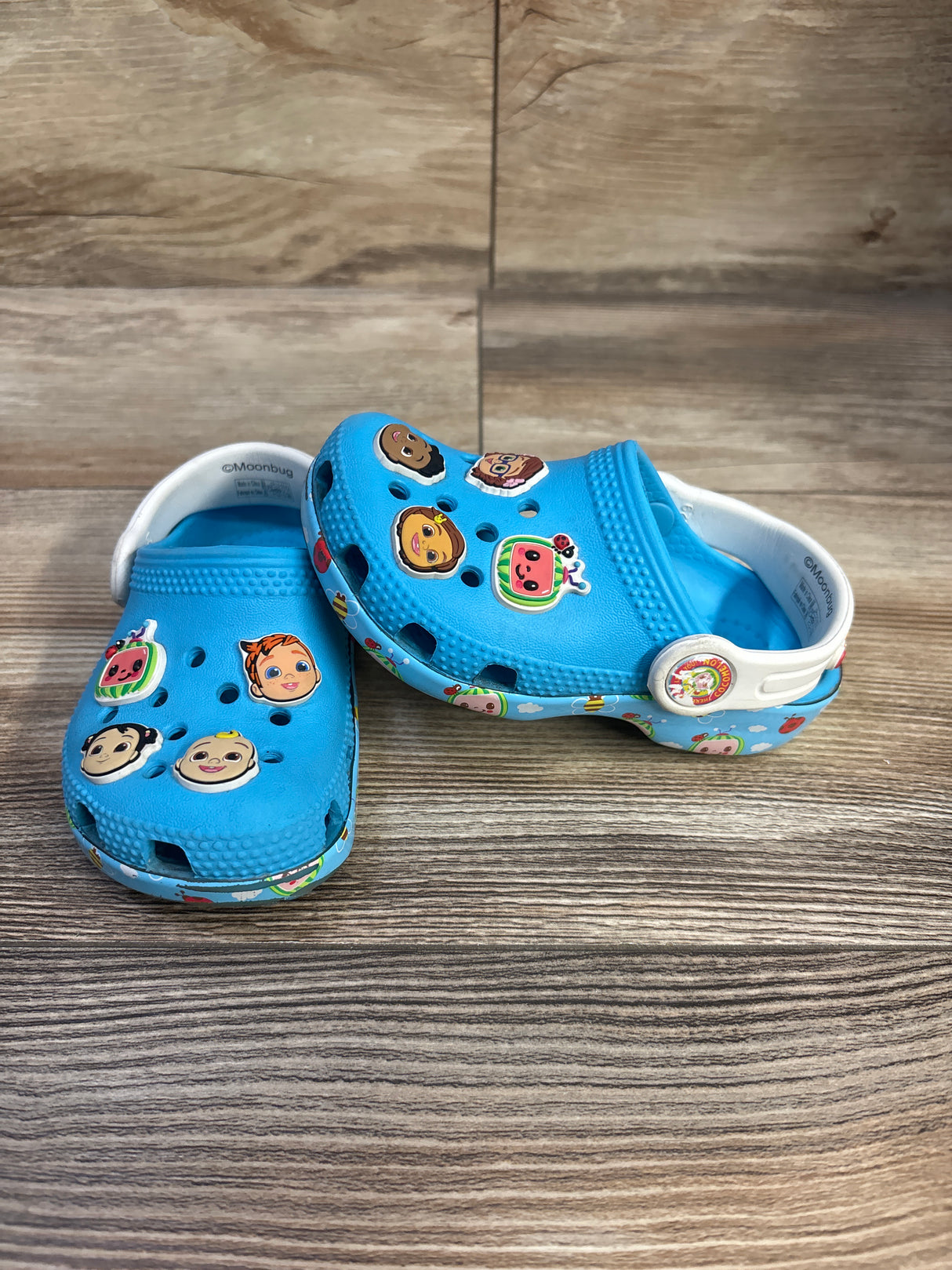 Crocs Cocomelon Classic Clogs Blue sz 6c