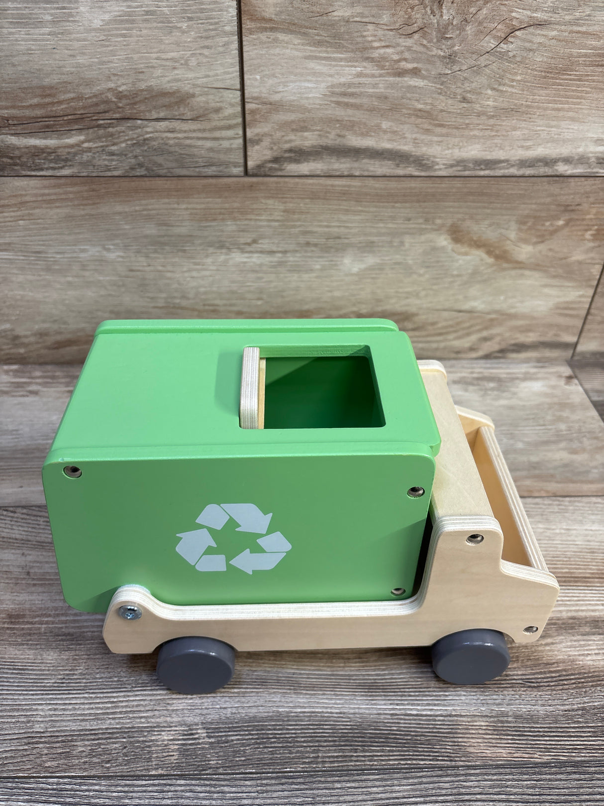 KiwiCo Fill-It-Up Recycling Truck