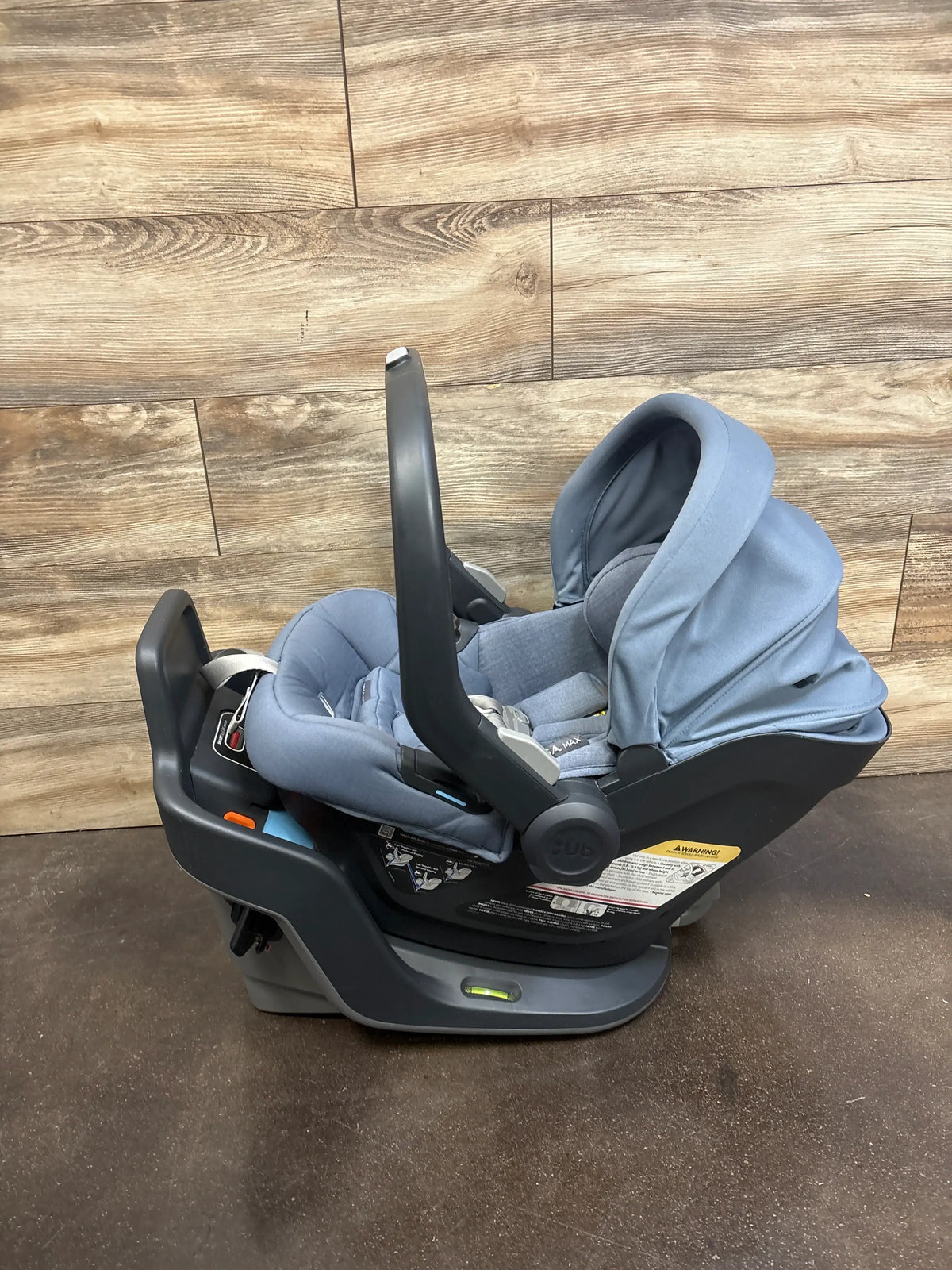 UPPAbaby Mesa Max Infant Car Seat with Base in Gregory