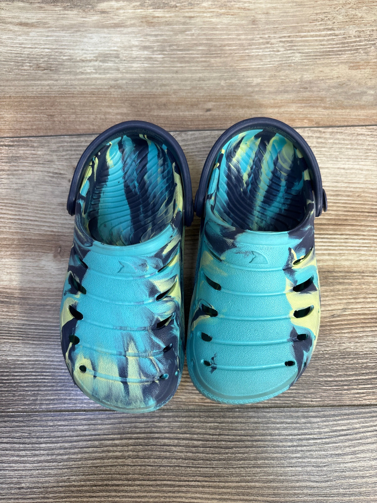 Rugged Shark Swirl Pattern Clogs Blue sz 7c