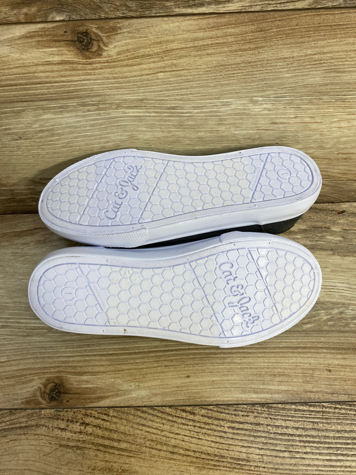 NEW Cat & Jack Lucian Double Zipper Sneakers Black sz 1Y - Me n Mommy To Be