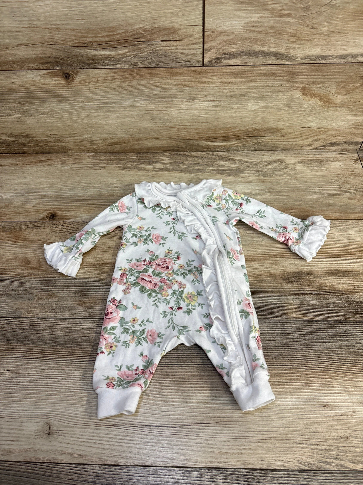 Baby Essentials Floral Ruffled Sleeper White sz 3m