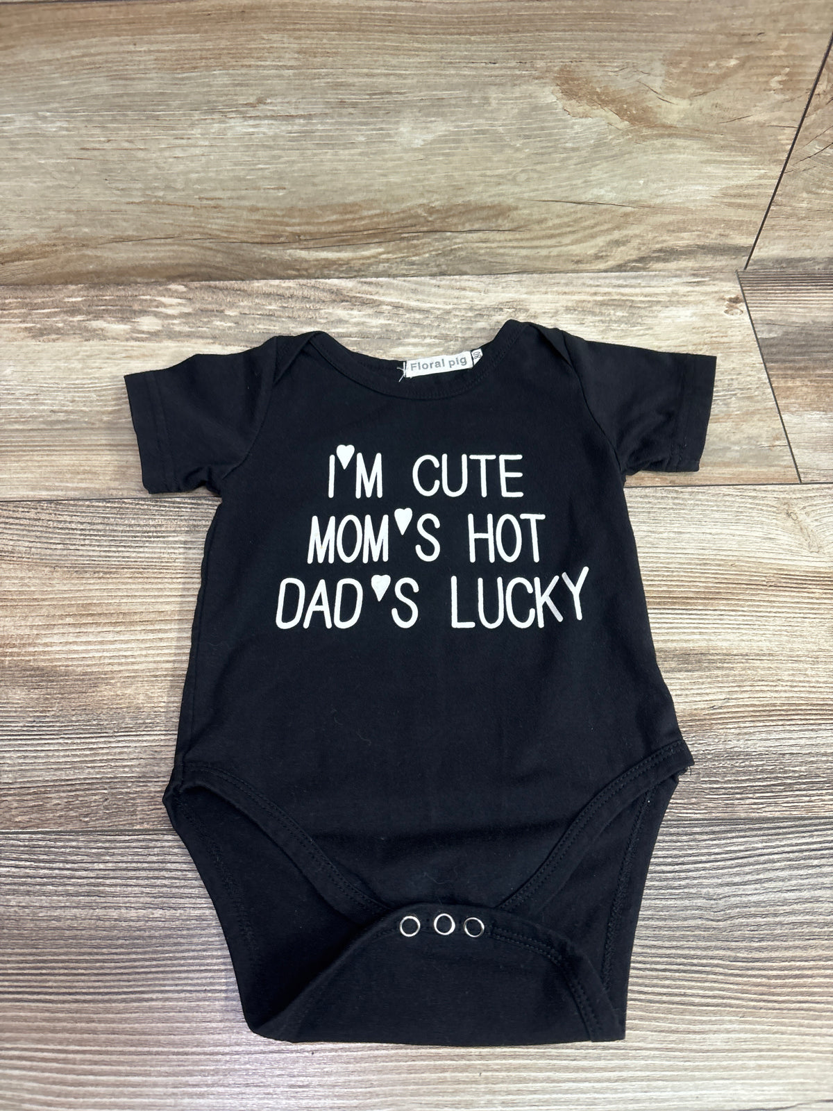 Floral Pig 'I'm Cute Mom's Hot Dad's Lucky' Bodysuit Black sz 18m