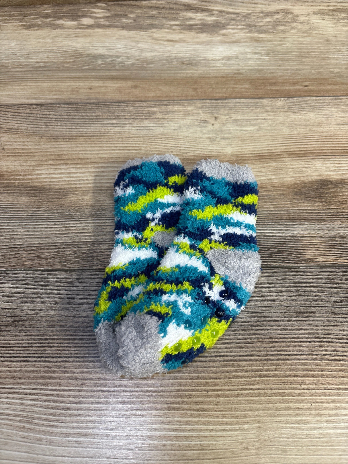 NWOT West Loop Kids Fuzzy Socks with Gripper Dots Blue sz 4-8.5c