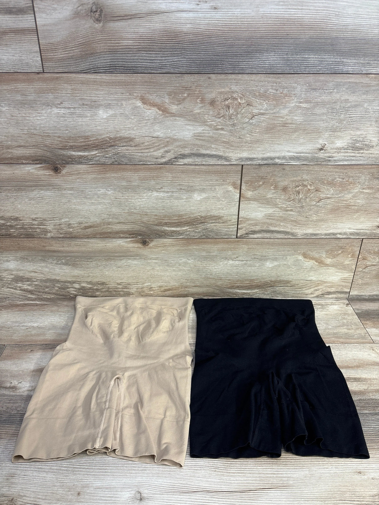 2pk Maternity Shapewear Shorts Black/Beige sz Small/Medium