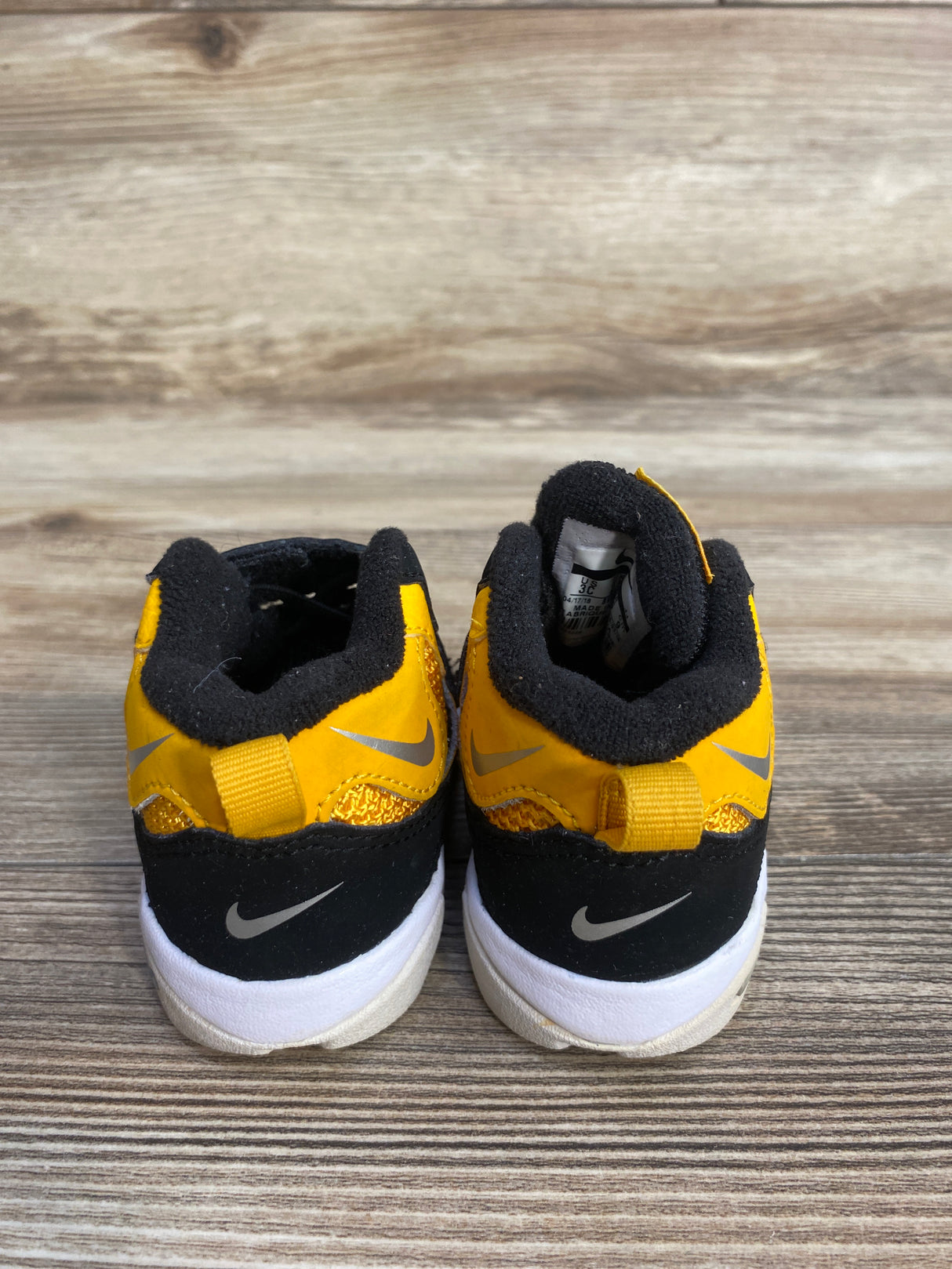 Nike TD Speed Turf 'University Gold' Sneakers, Yellow sz 3c