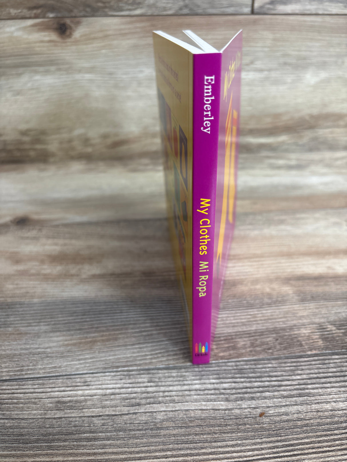 My Clothes / Mi Ropa Board Book