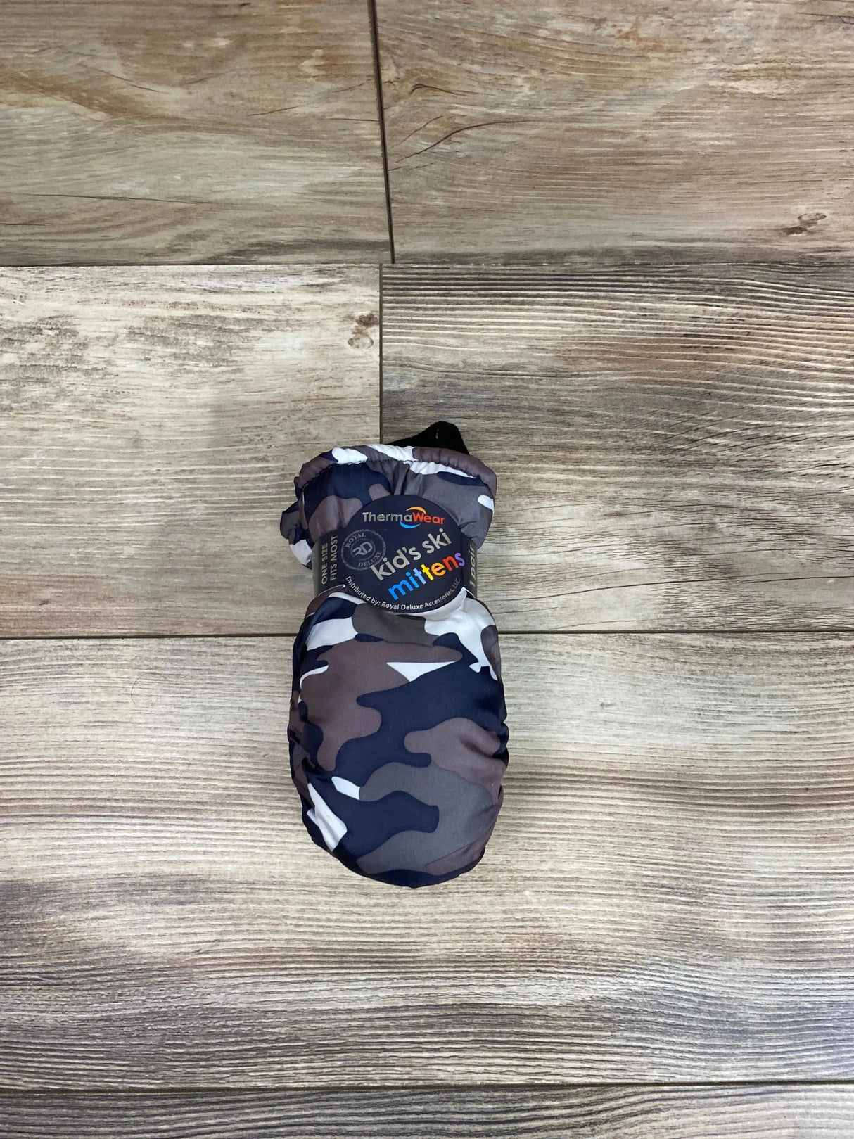 NEW ThermaWear Kid's Ski Grey Camo Mittens - Me n Mommy To Be