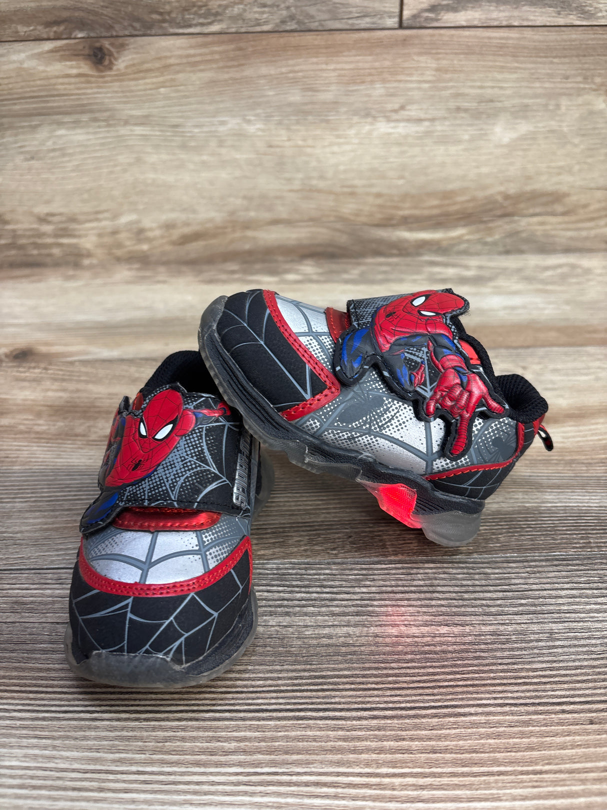 Marvel Spider-Man Light Up Sneakers sz 5c