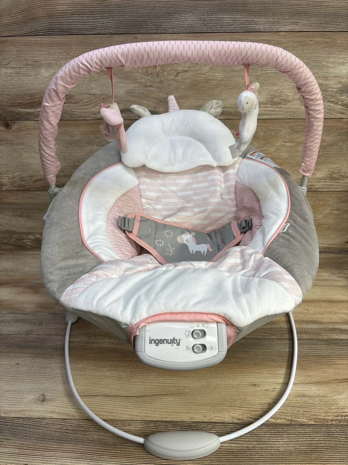 NEW Ingenuity Soothing Baby Bouncer, Flora the Unicorn - Me n Mommy To Be