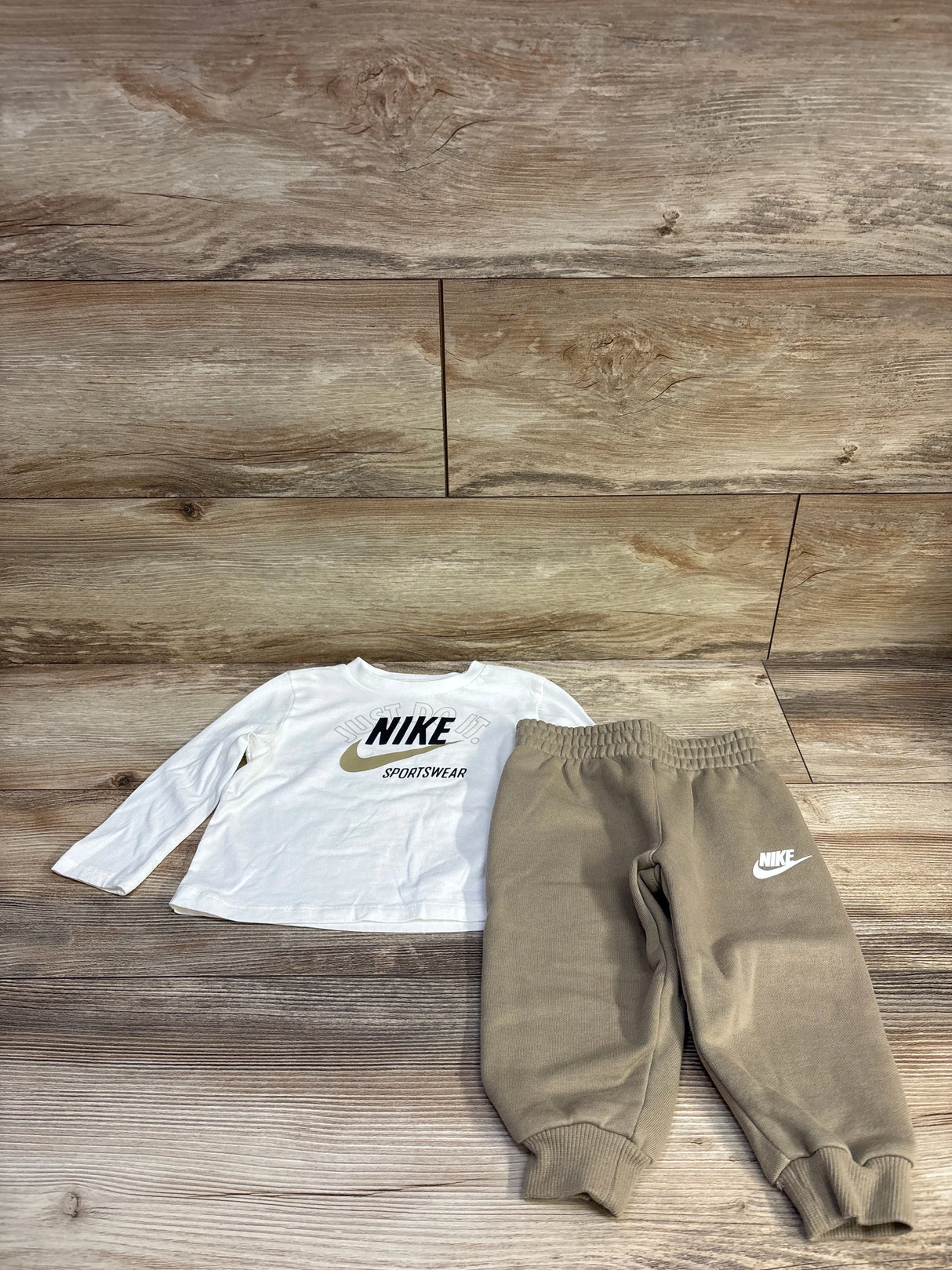 Nike 2pc Long Sleeve Shirt & Joggers Set White sz 18m