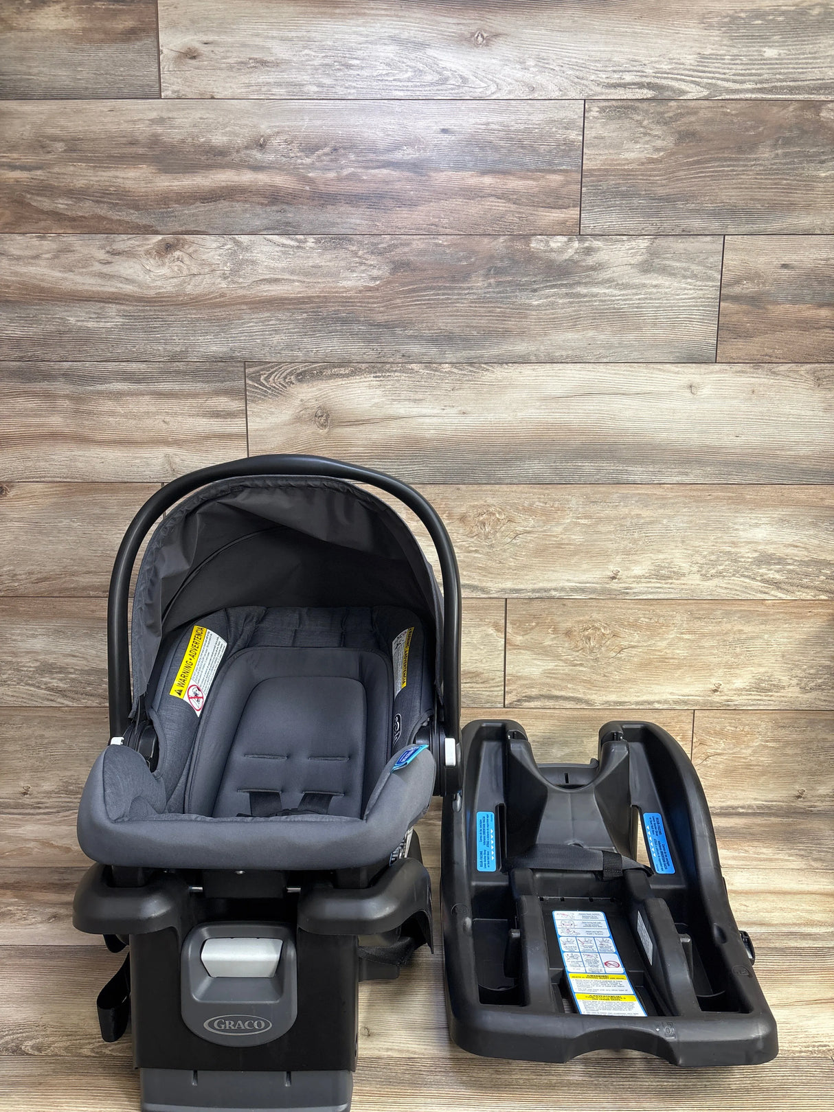 Graco SnugRide Lite Infant Car Seat + Extra Base - Studio 4-30lbs