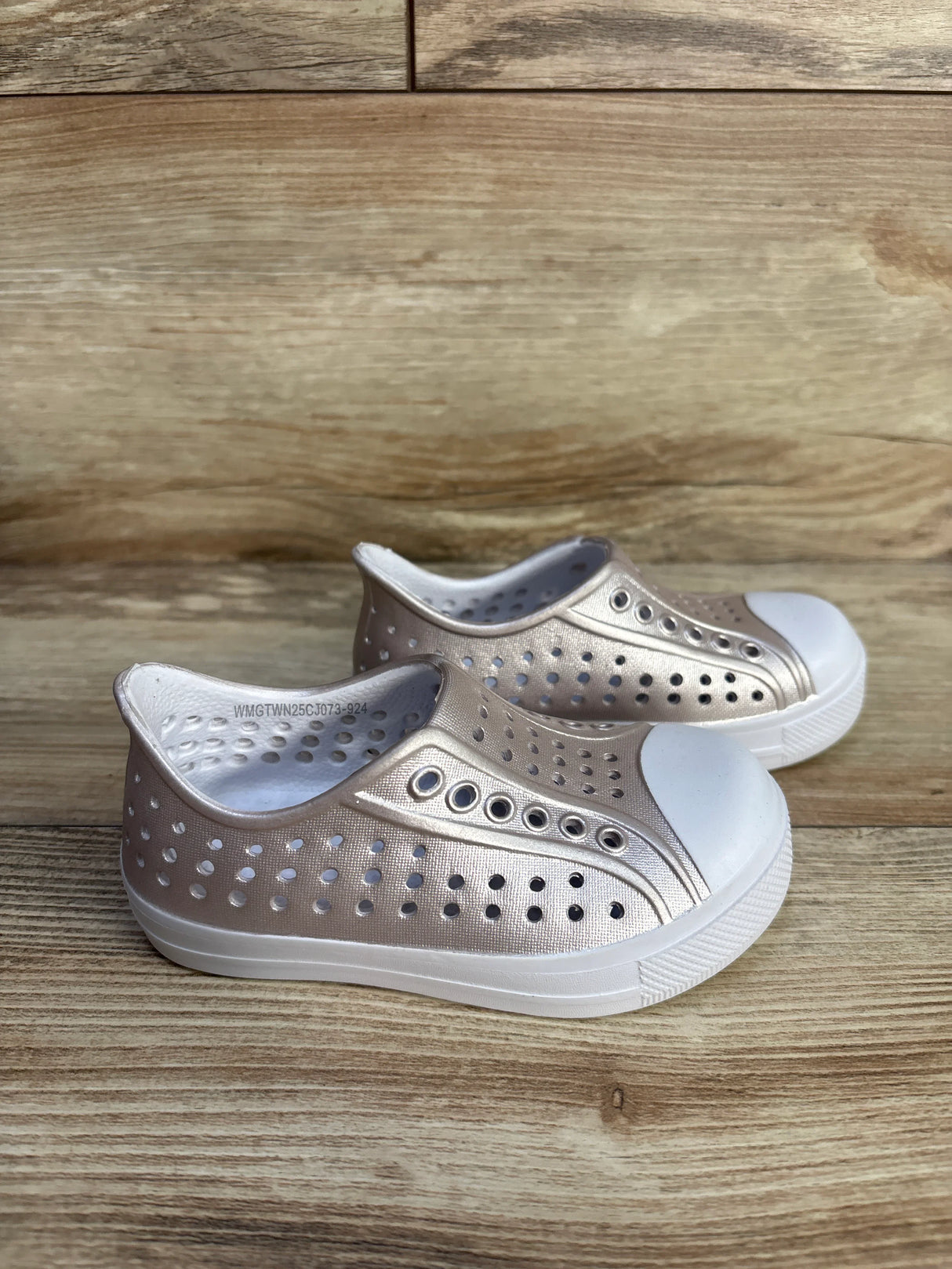 Wonder Nation EVA Water Shoes Gold sz 5-6c