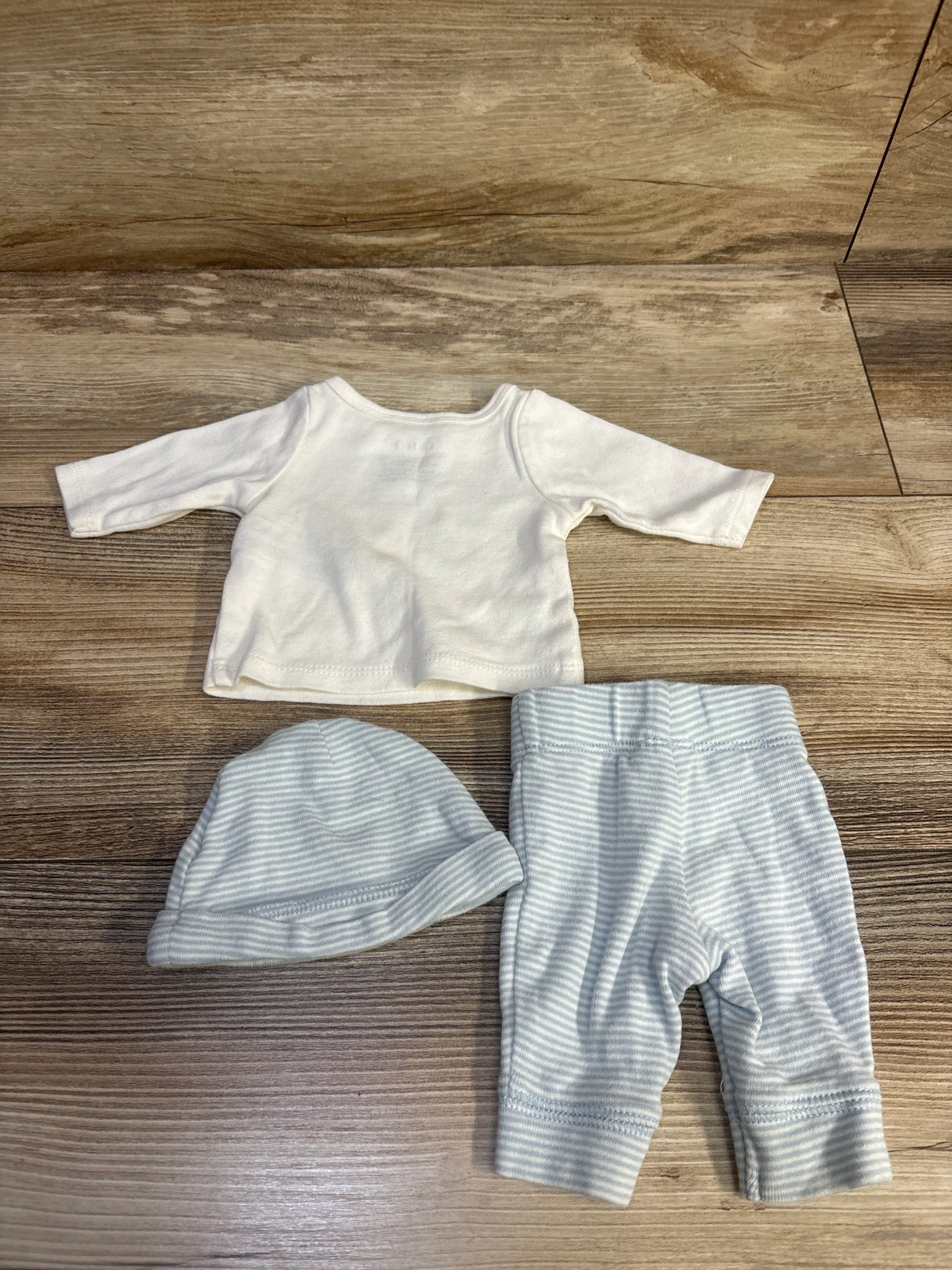 Carter's 3pc Shirt, Pants, & Hat Set Ivory sz Preemie