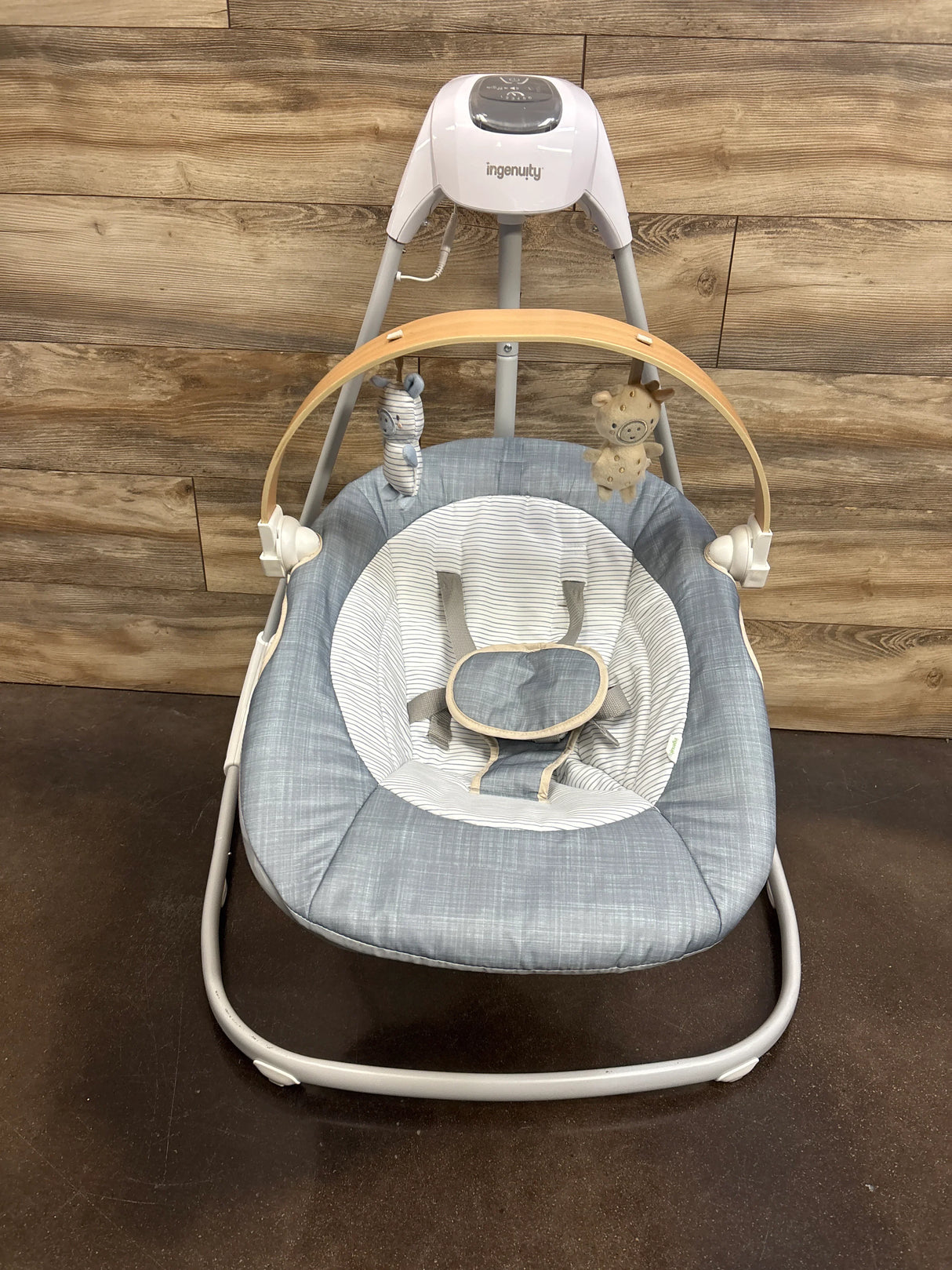 Ingenuity SimpleComfort Compact Swing with Wood Toy Bar - Chambray*