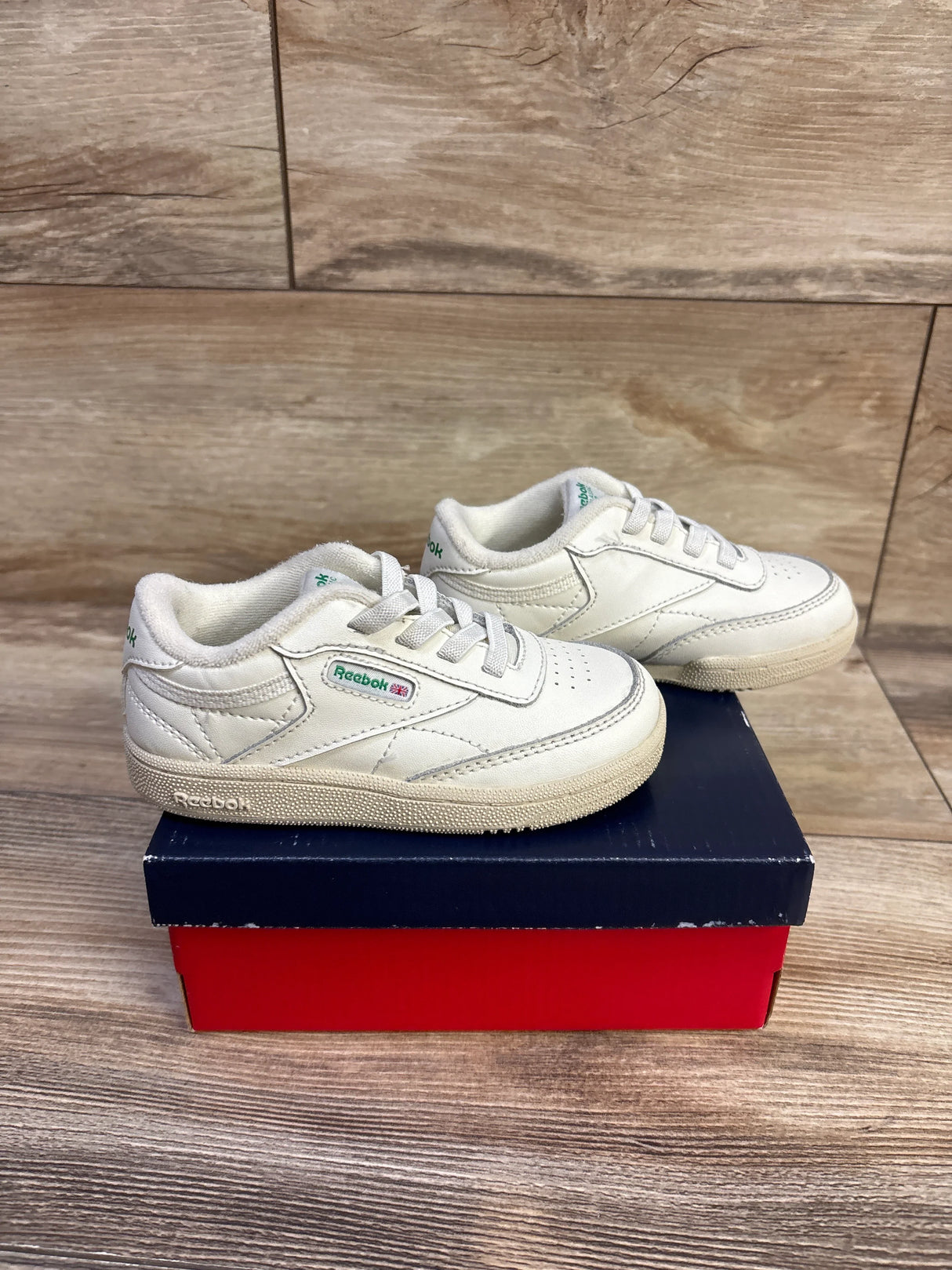 NEW Reebok Club C Tennis Sneakers in Chalk sz 7c