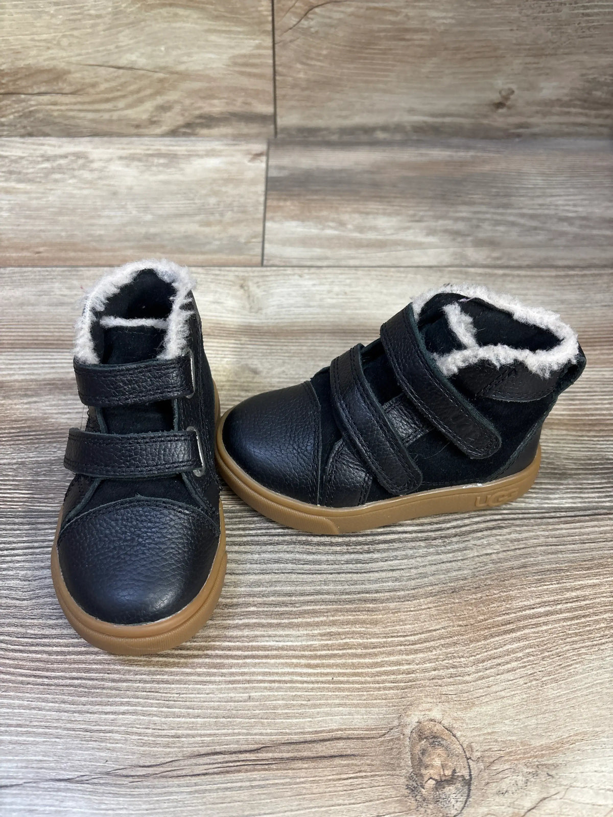 Ugg Rennon High Top Sneakers Black sz 6c