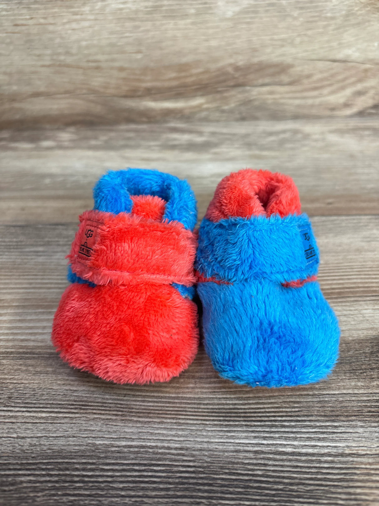 UGG x Sesame Street Bixbee Booties Red/Blue sz 0/1c