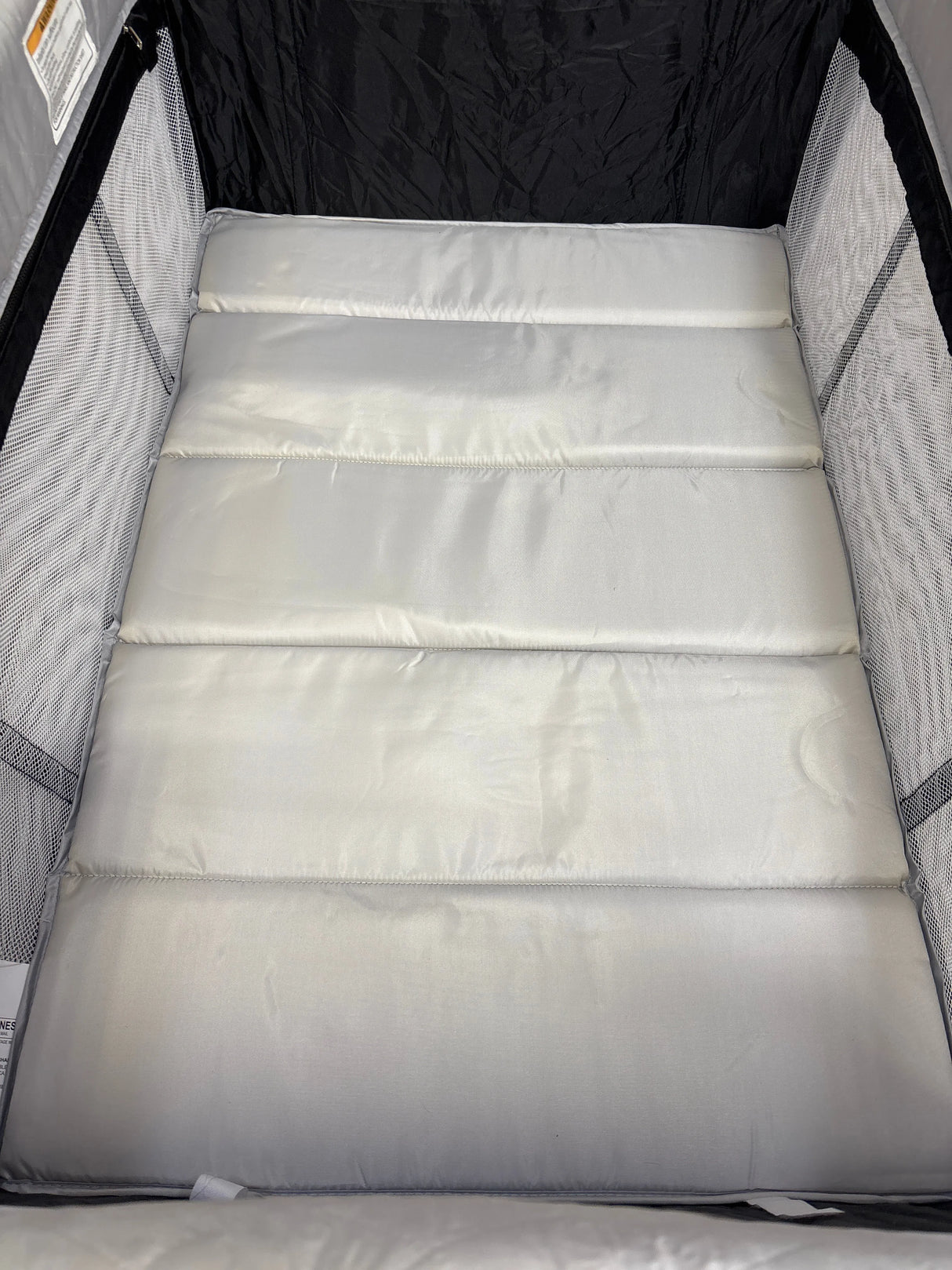 Pack n Play w/ Bassinet & Changing Table - Grey