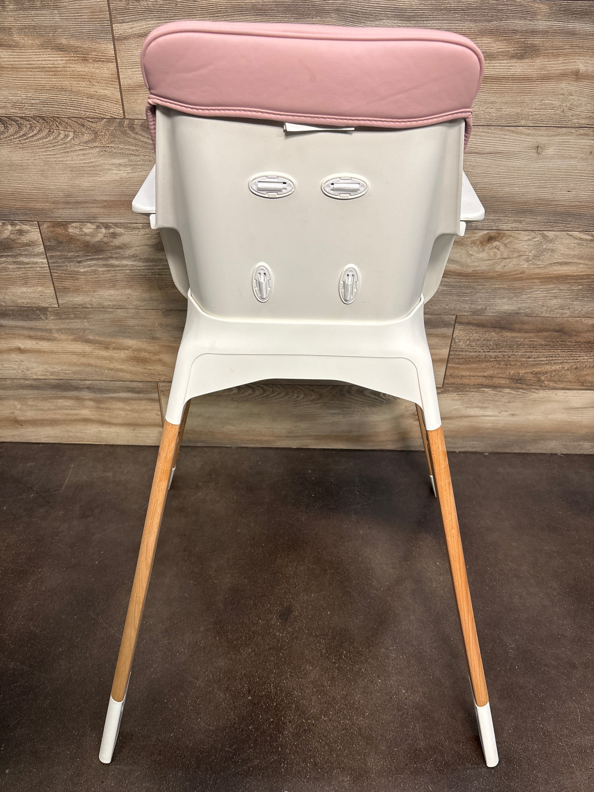 Dream on Me Nibble 2 in 1 Wooden Highchair in Pink