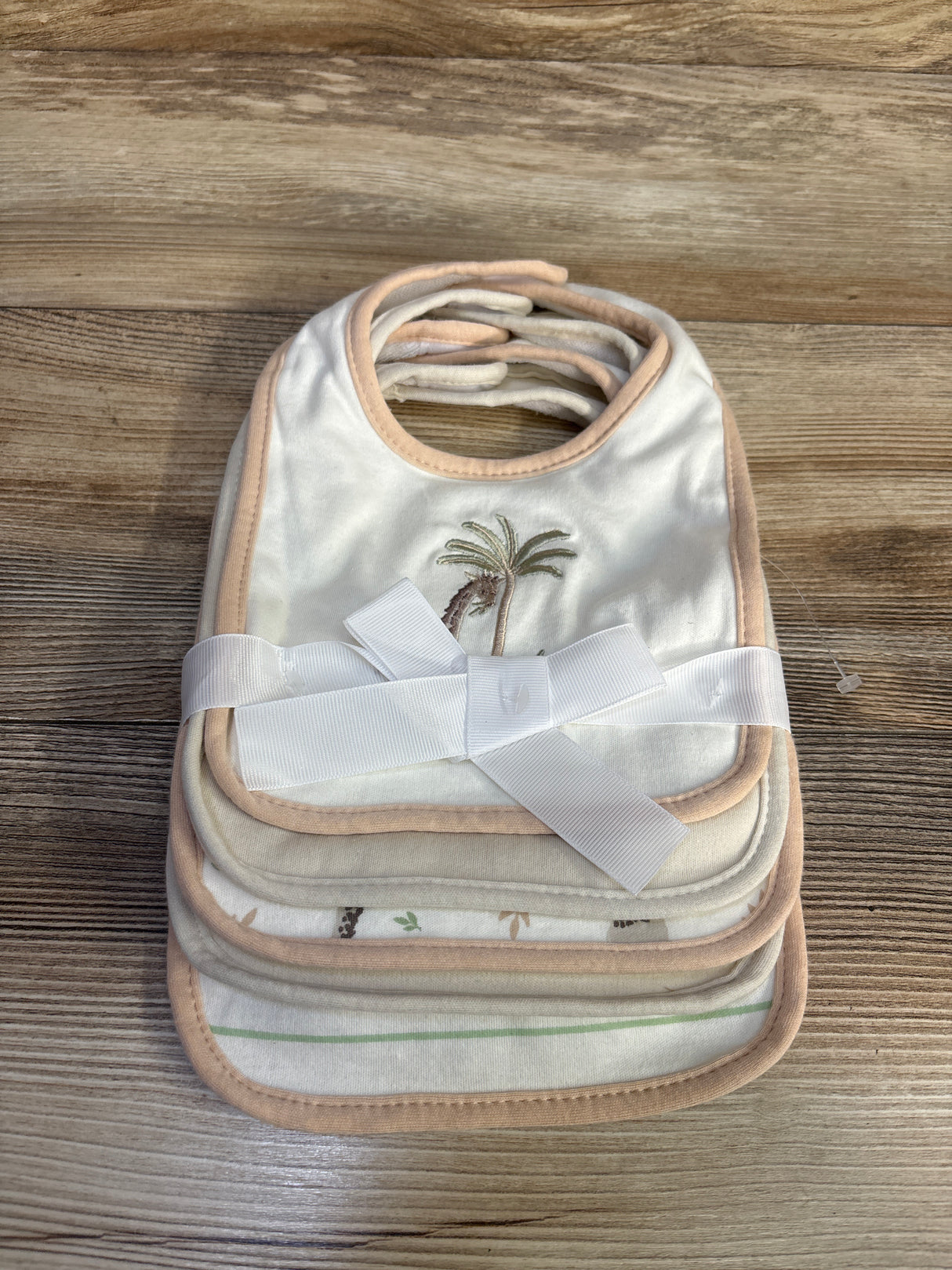 NWOT Le Top Bebe 5pk Bibs Beige One Size