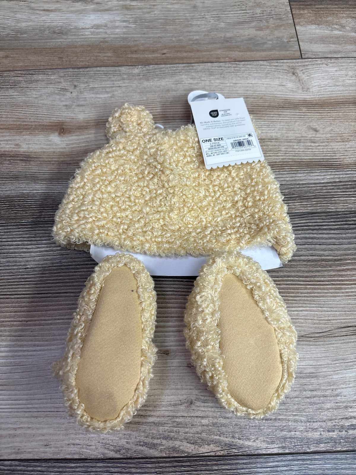 NEW Cloud Island 2pc Disney Winnie The Pooh Hat & Booties Set