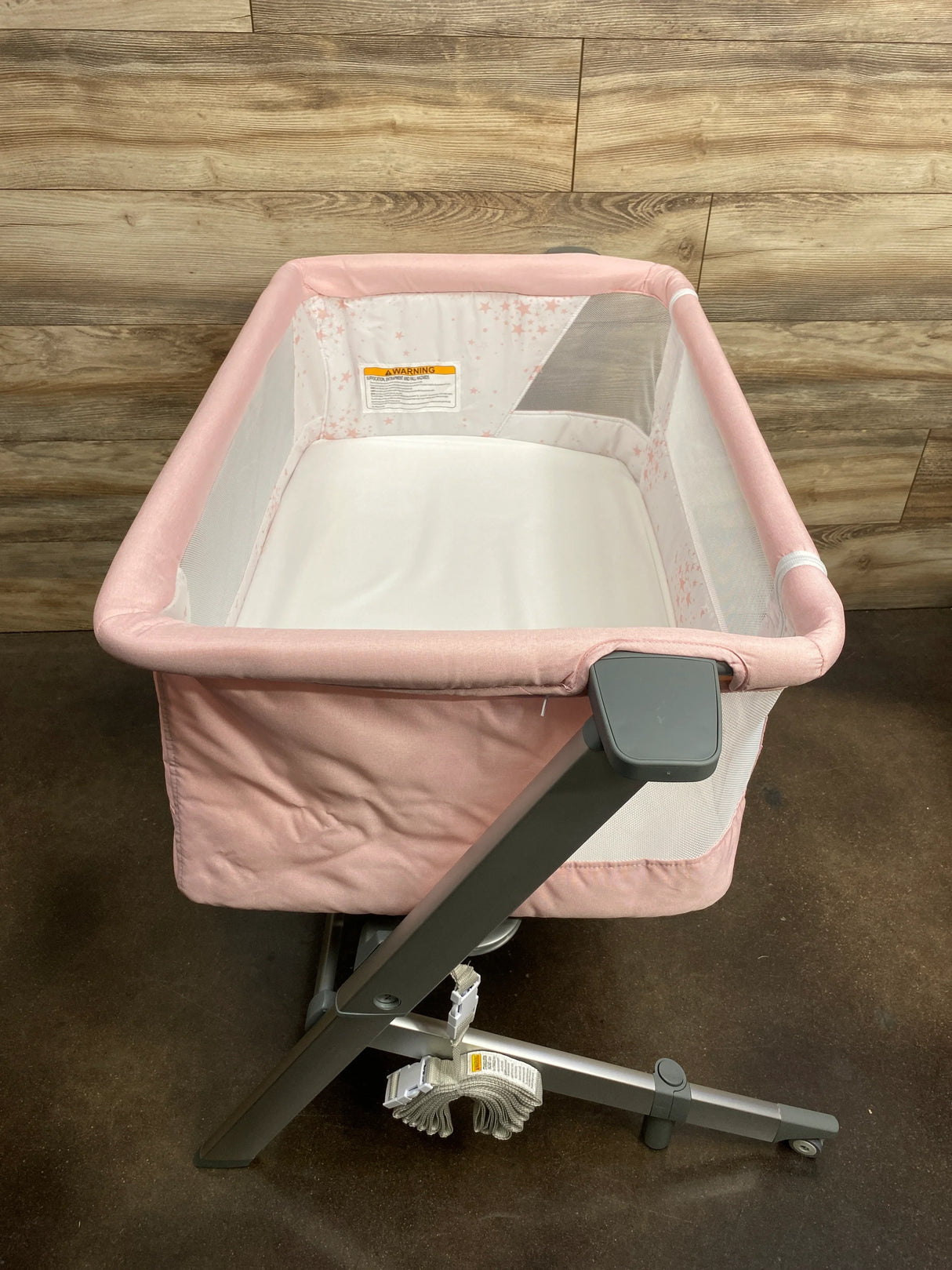 NEW Dream On Me Skylar Bassinet and Beside Sleeper, Pink