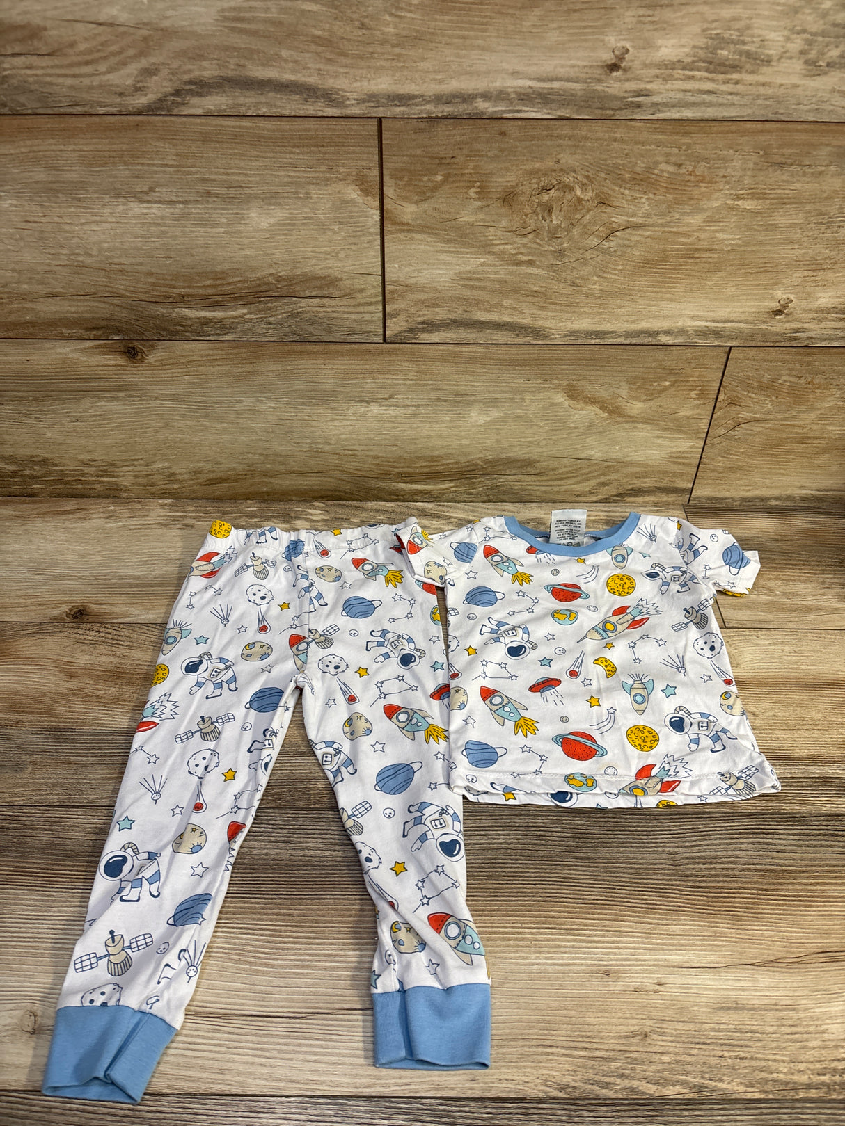 Mon Petit 2pc Space Pajama Set White sz 4T