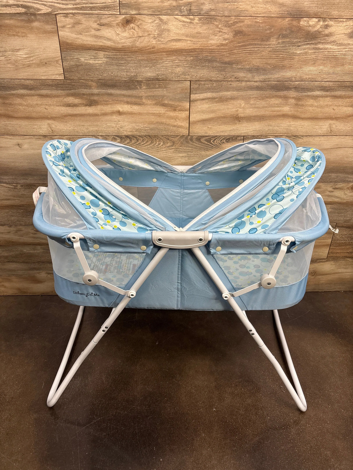 Dream On Me Karley Bassinet in Light Blue