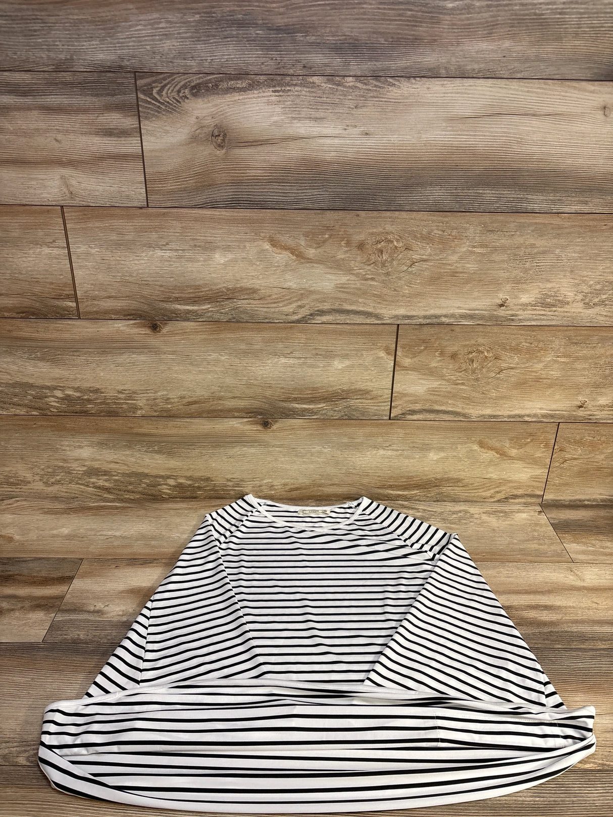 Lucine Multi Use Nursing Cover, Striped - Me n Mommy To Be